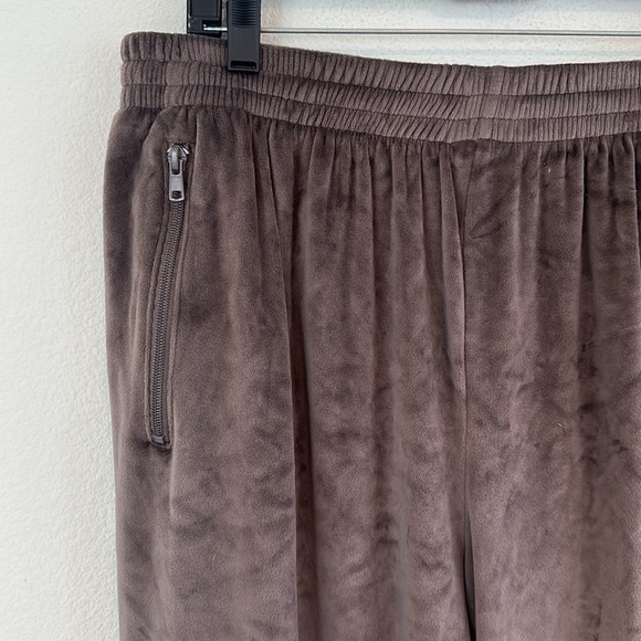 Skims Velour Wide Leg Pull On Sweatpants - Picture 4 of 7
